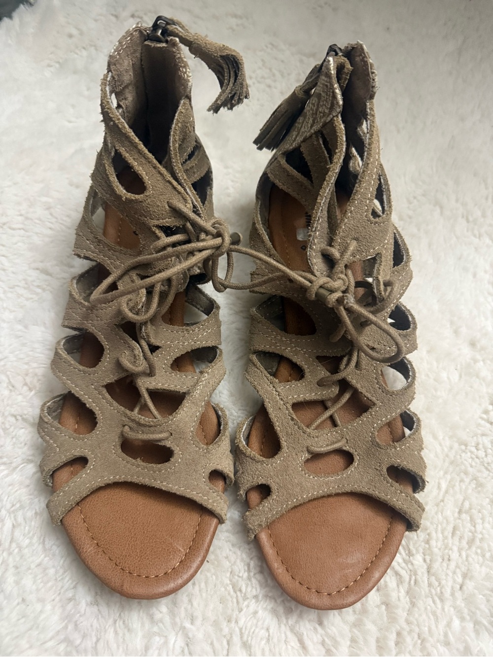 Minnetonka Women’s Taupe Suede Lace-Up Gladiator Sandals